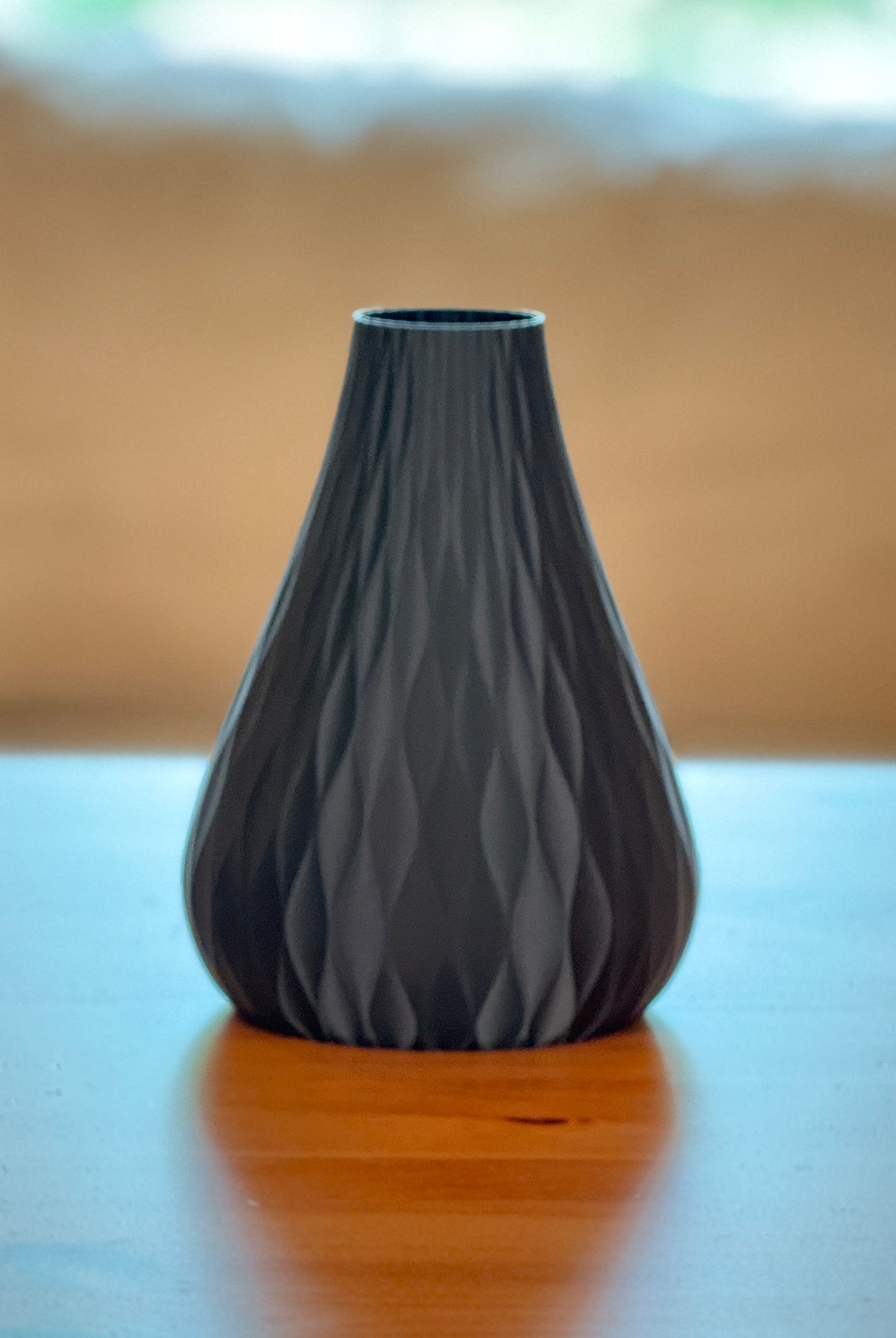 Higo Vase