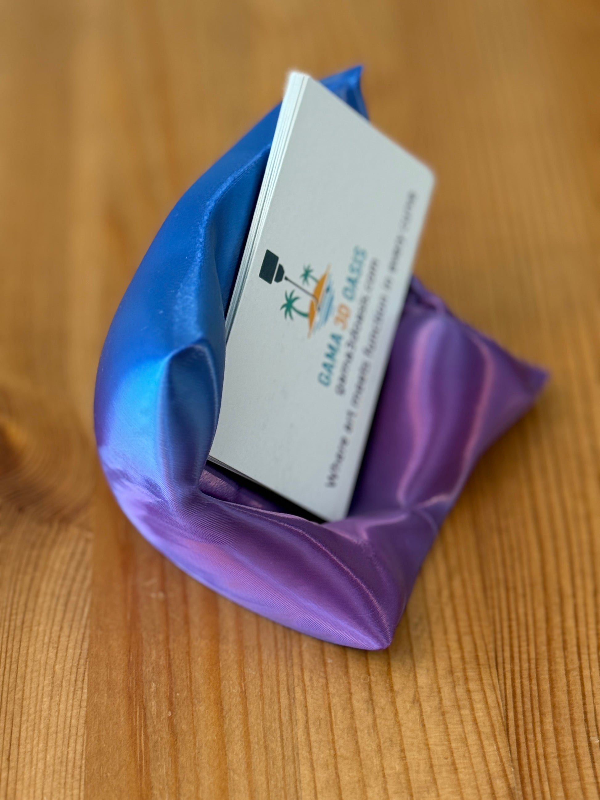 Modern card cradle holder for business cards and notes