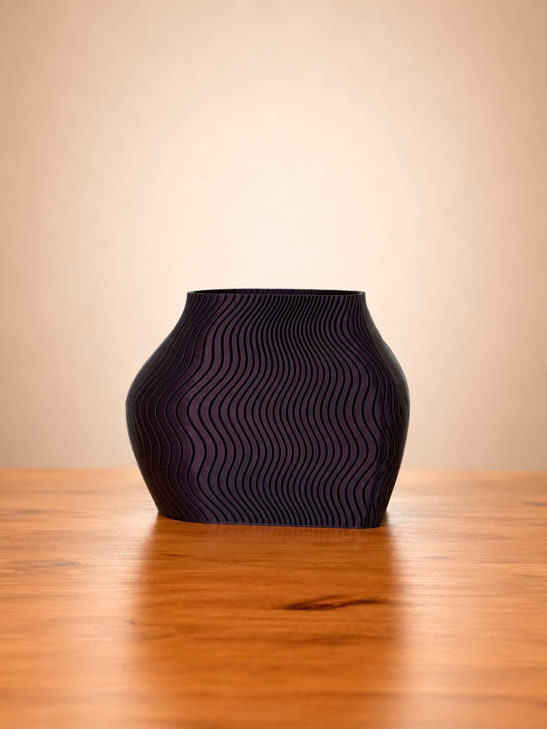 Front view of Heart Plant Pot with sculptural wave details