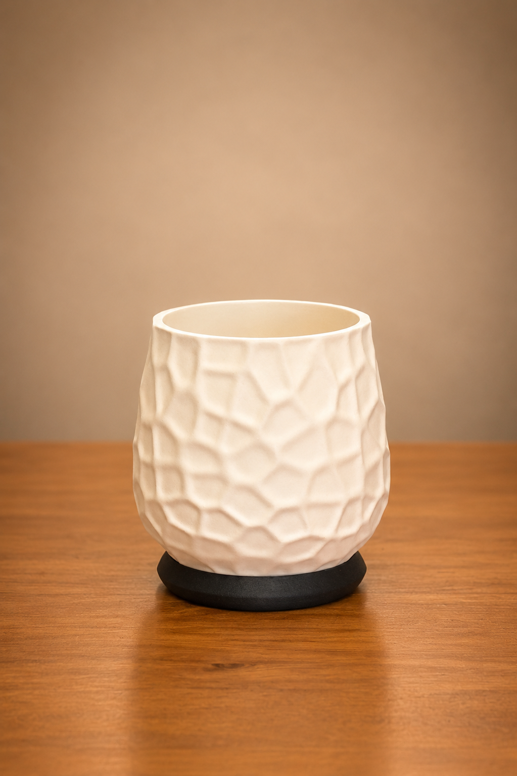 Nido Planter with Saucer