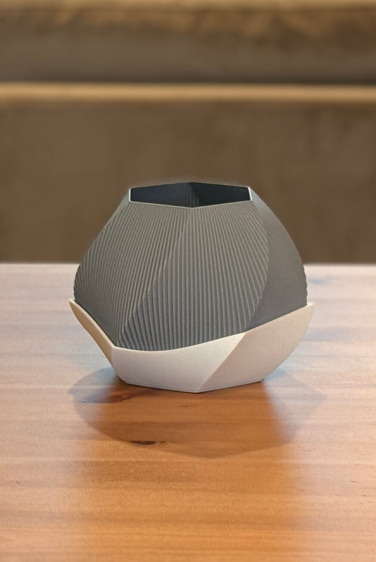 Sofia Planter & Saucer