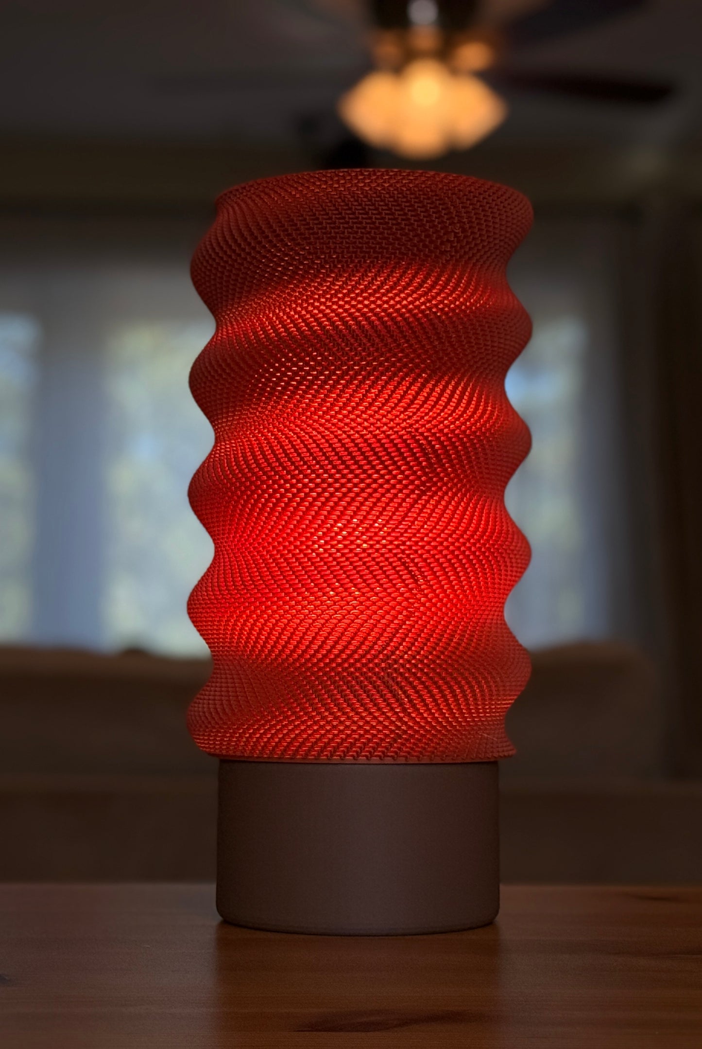 Springy Adaptive Lampshade